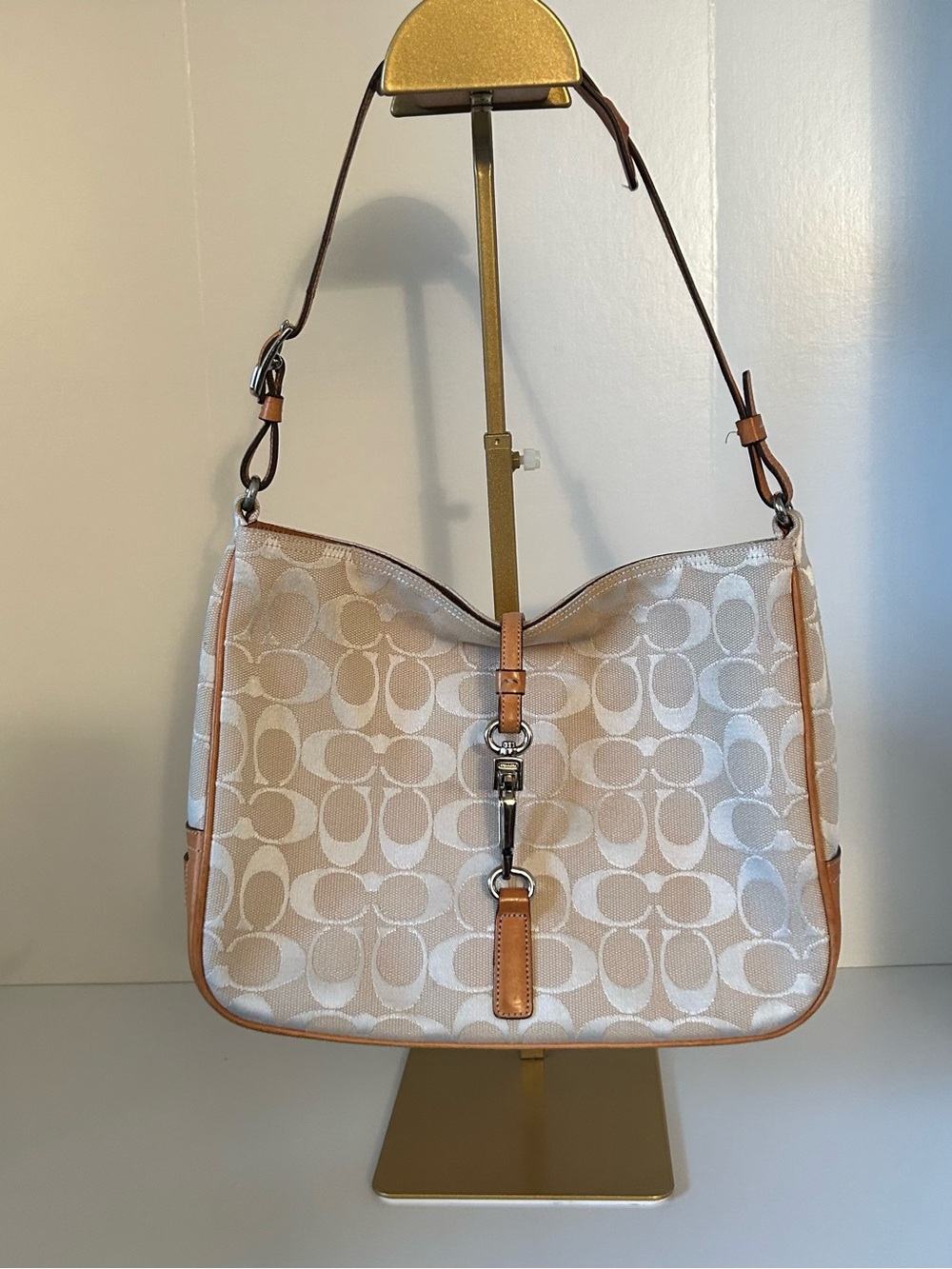 Coach”Hamptons” Signature Clip Hobo bag with Tan Leather Trim